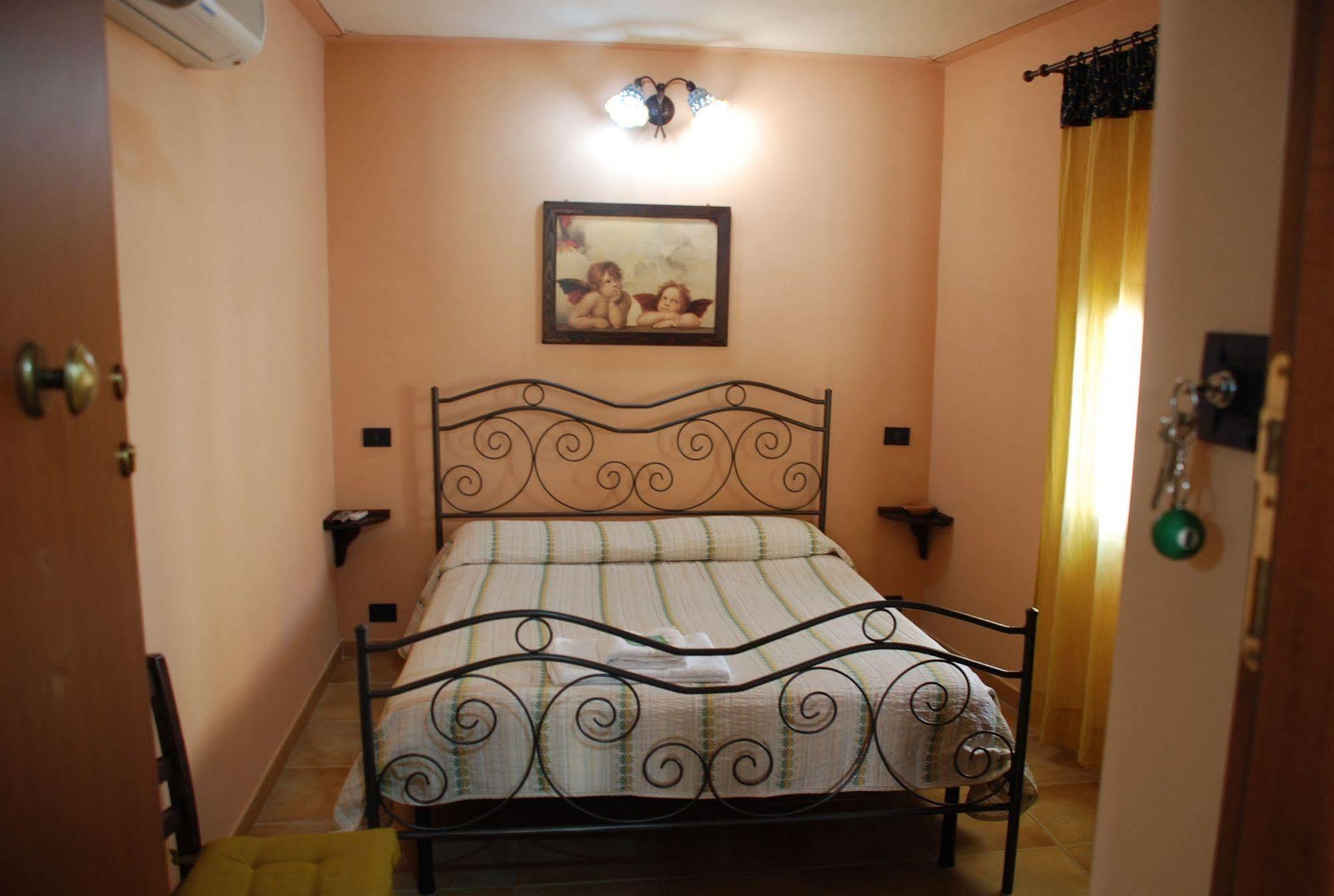Conte Luna Bed & Breakfast 3*